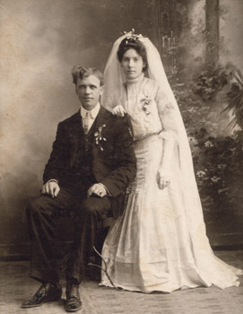 Niels and Mabel, 1907